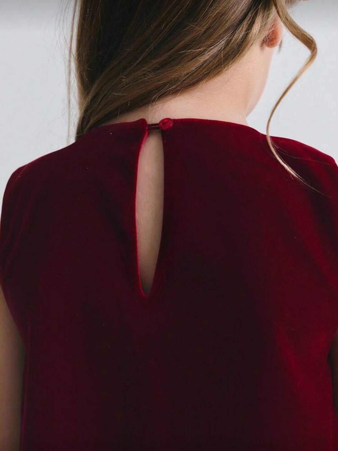 Vestido Burdeos con Perlas